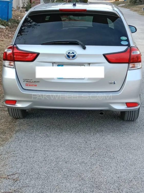 Toyota Corolla Fielder 2017 for Sale in Islamabad Image-1