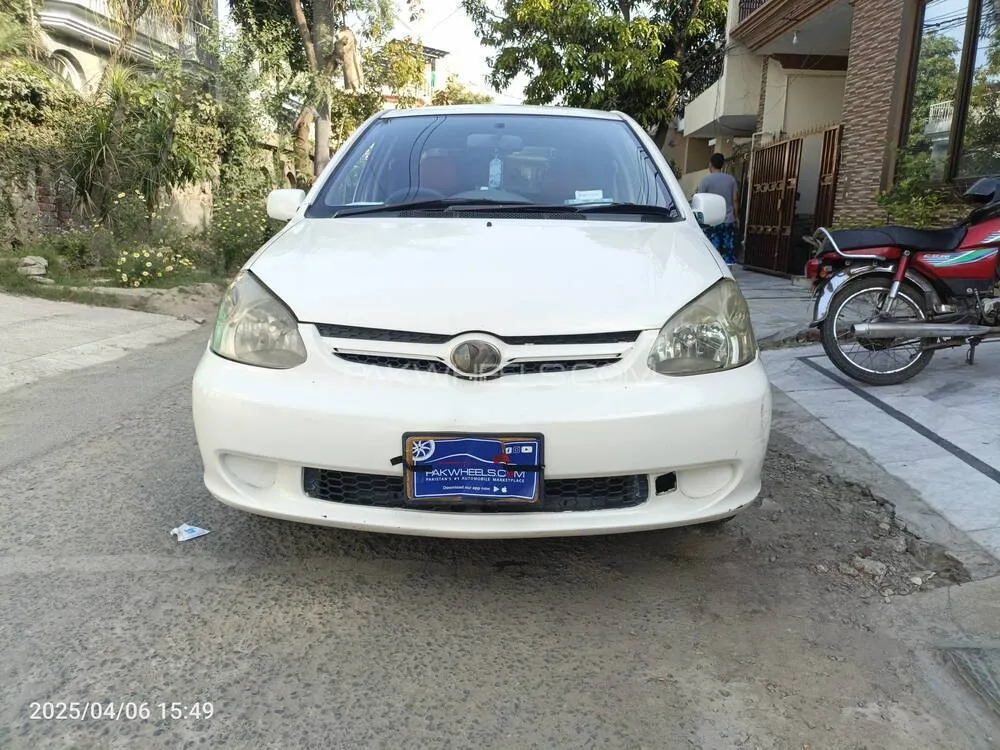 Toyota Platz 2003 for Sale in Lahore Image-1