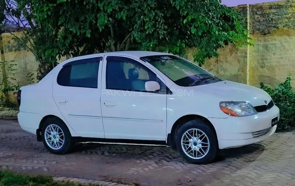 Toyota Platz 2001 for Sale in Rajanpur Image-1