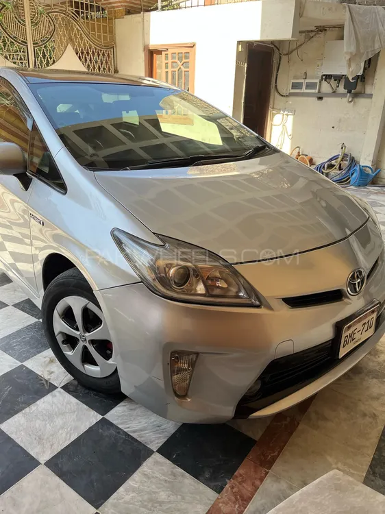 Toyota Prius 2014 for Sale in Karachi Image-1