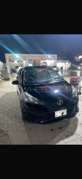Toyota Vitz 2015 for Sale in Sialkot Image-1