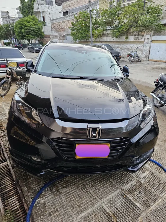 Honda Vezel 2015 for Sale in Karachi Image-1