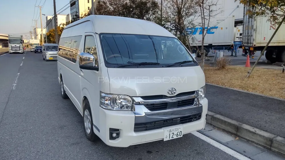 Toyota Hiace 2022 for Sale in Karachi Image-1