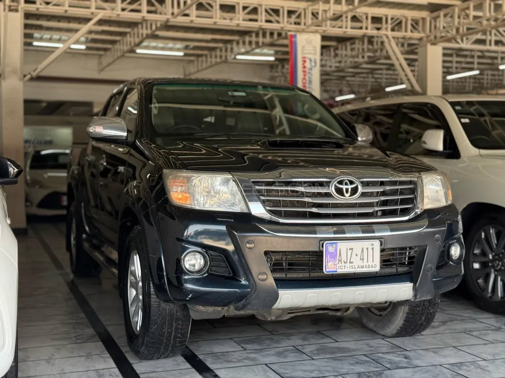 Toyota Hilux 2013 for Sale in Peshawar Image-1