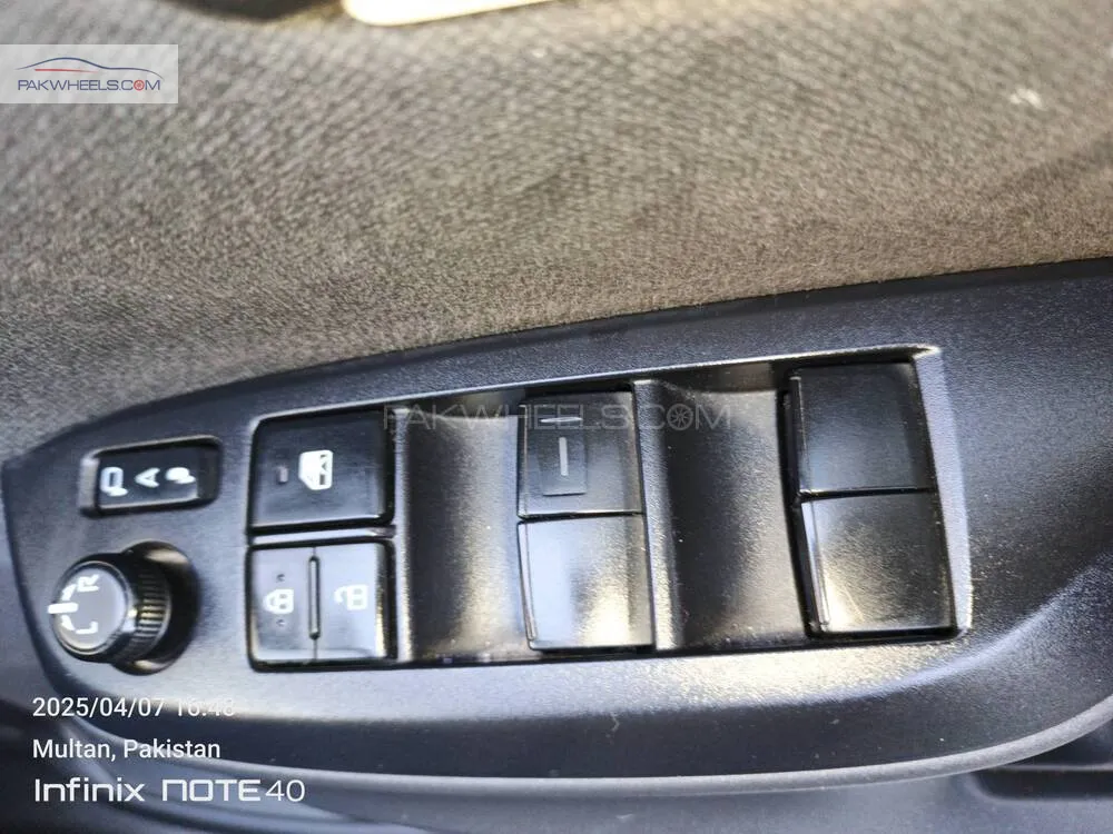 ٹویوٹا یارس ہیچ بیک 2021 for Sale in ملتان ٹویوٹا یارس ہیچ بیک 2021 for Sale in ملتان Image-12