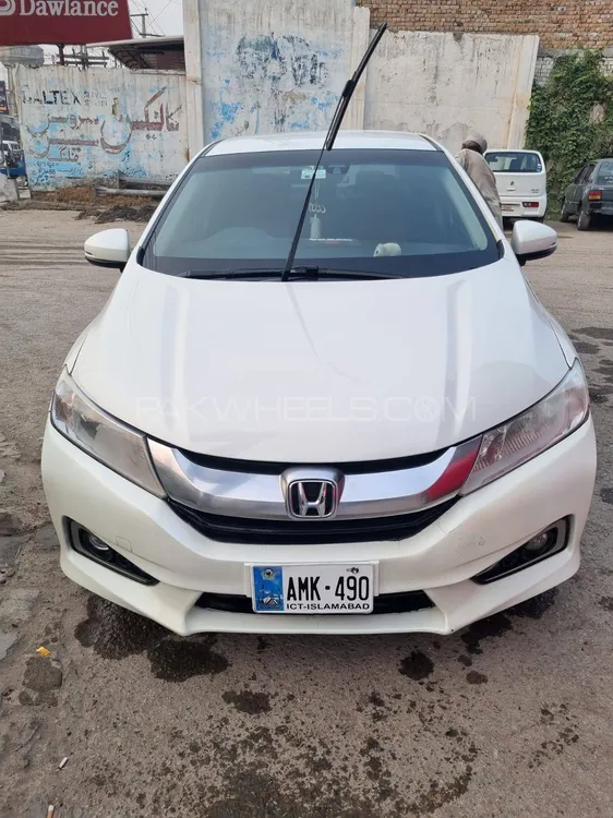 Honda Grace Hybrid 2015 for Sale in Islamabad Image-1