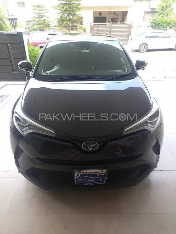 Toyota C-HR 2018 for Sale in Islamabad Image-1