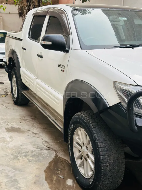 Toyota Hilux 2015 for Sale in Sargodha Image-1