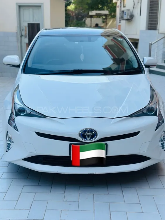 Toyota Prius 2018 for Sale in Karachi Image-1