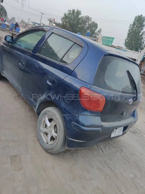 Toyota Vitz 2002 for Sale in Layyah Image-1