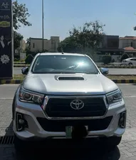 Toyota Hilux Revo V Automatic 3.0  2017 for Sale