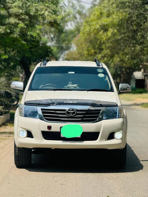 Toyota Hilux 2013 for Sale in Lahore Image-1
