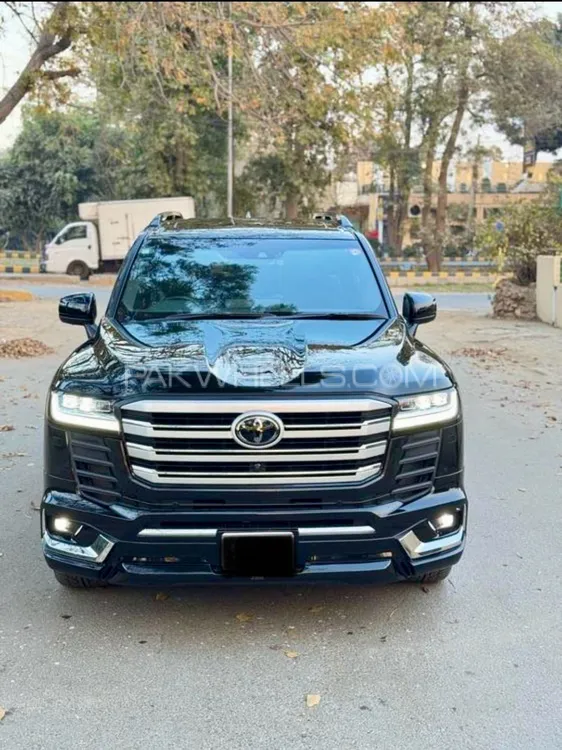 Toyota Land Cruiser 2023 for Sale in Lahore Image-1