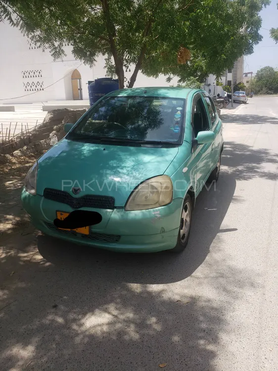 Toyota Vitz 2000 for Sale in Karachi Image-1