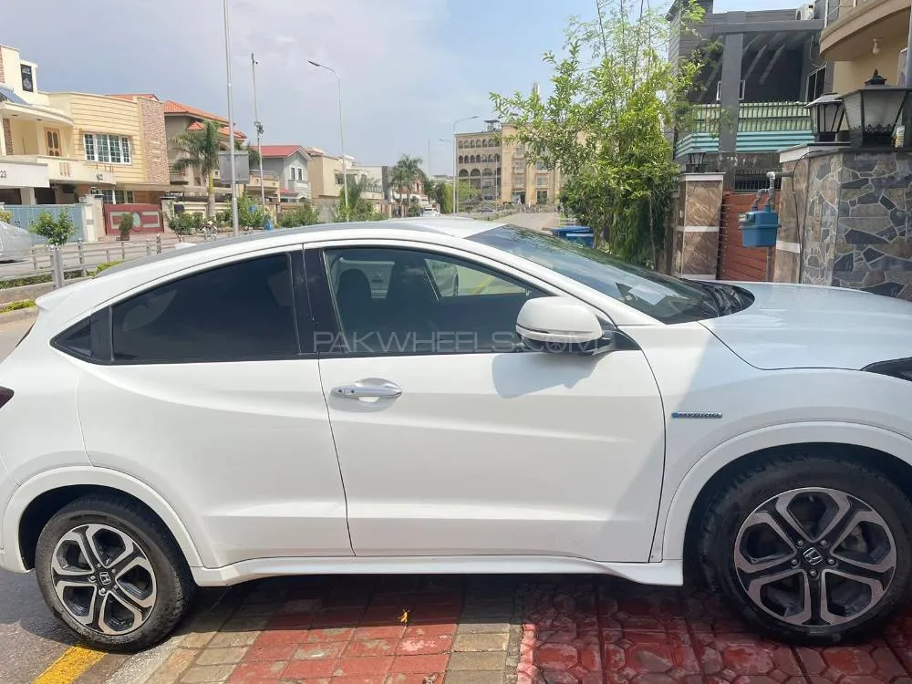 Honda Vezel 2016 for Sale in Lahore Image-1
