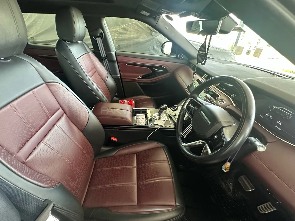 Range Rover Evoque 2021 for Sale in Sialkot Range Rover Evoque 2021 for Sale in Sialkot Image-7