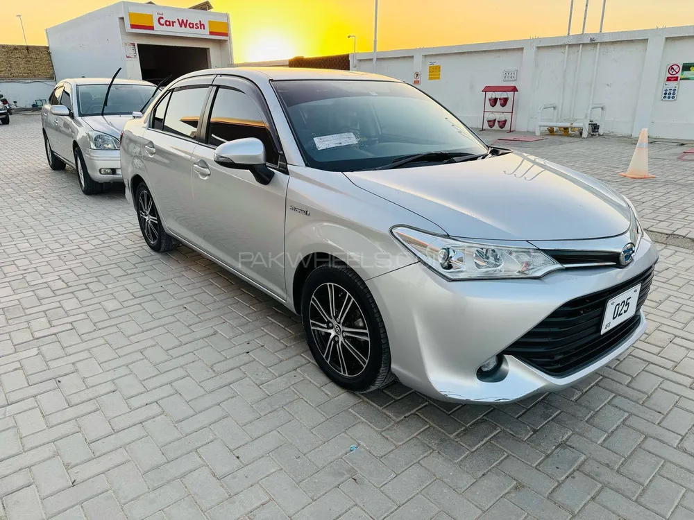 Toyota Corolla Axio 2016 for Sale in Quetta Image-1