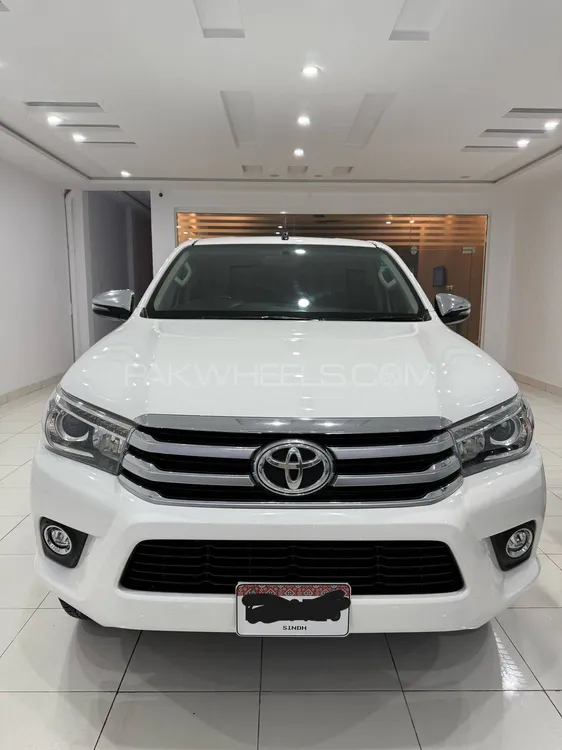 Toyota Hilux 2021 for Sale in Peshawar Image-1