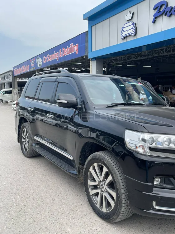 Toyota Land Cruiser 2017 for Sale in Peshawar Image-1