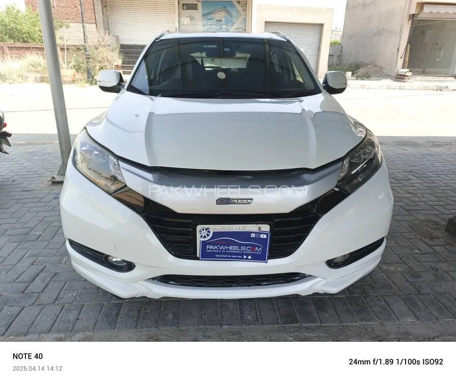 Honda Vezel 2015 for Sale in Faisalabad Image-1