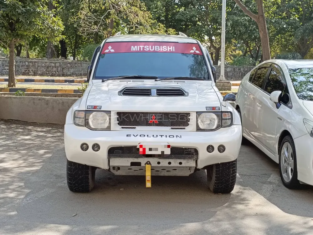 Mitsubishi Pajero 1997 for Sale in Islamabad Image-1