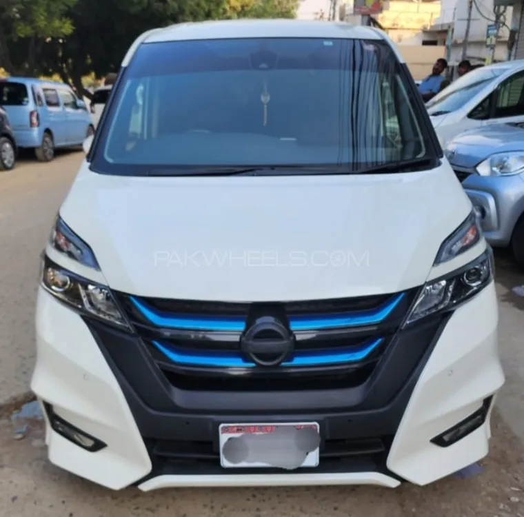 Nissan Serena 2019 for Sale in Karachi Image-1