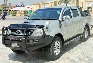 Toyota Hilux D-4D Automatic 2010 for Sale