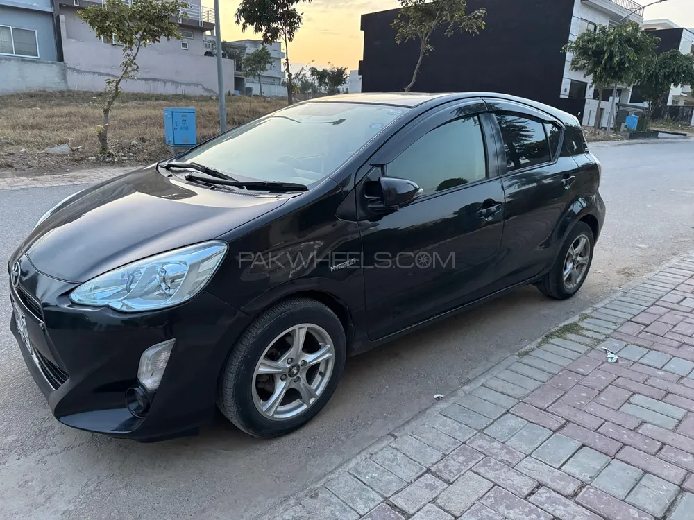 Toyota Aqua 2015 for Sale in Lahore Image-1