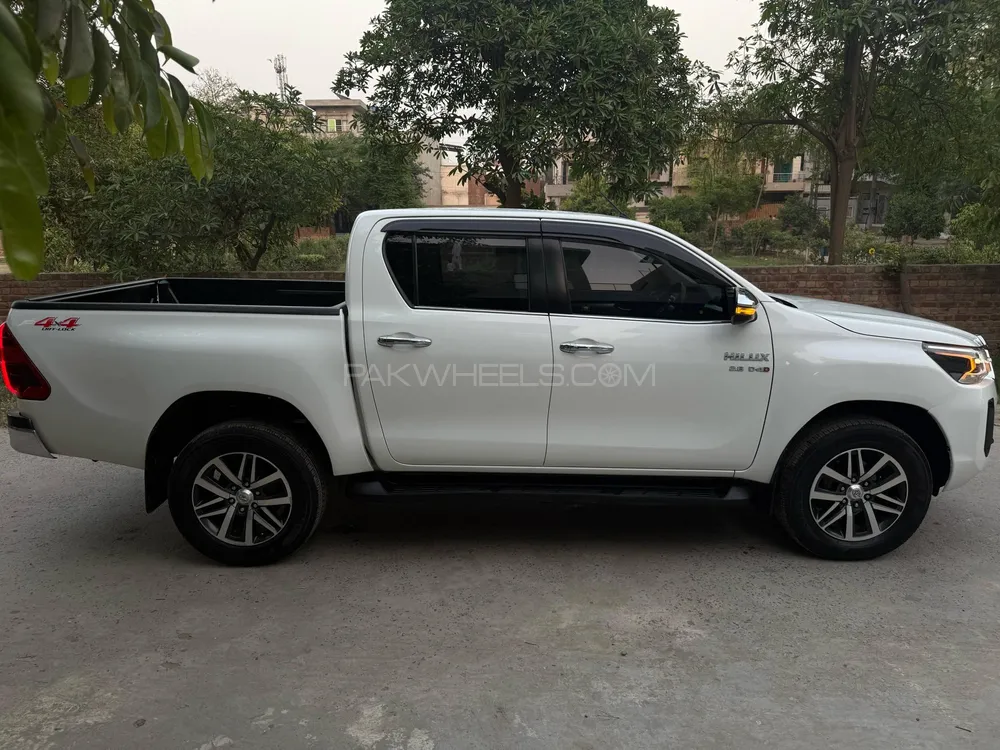 Toyota Hilux 2021 for Sale in Lahore Toyota Hilux 2021 for Sale in Lahore Image-8
