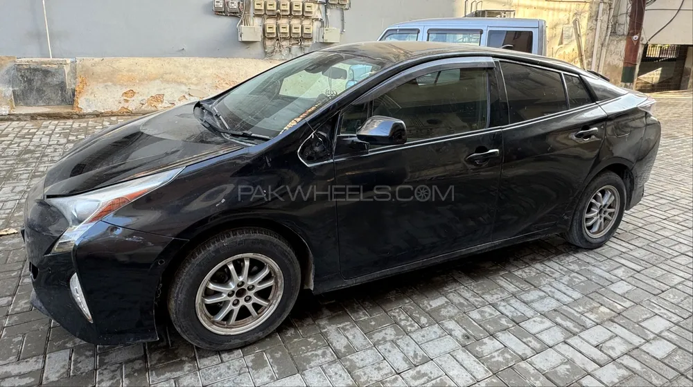 Toyota Prius 2016 for Sale in Karachi Image-1