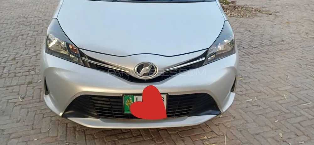 Toyota Vitz 2015 for Sale in Toba Tek Singh Image-1