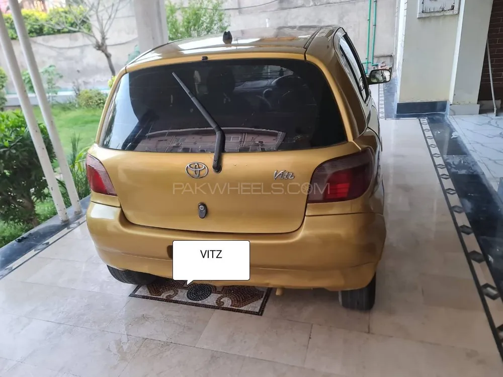Toyota Vitz 2000 for Sale in Faisalabad Image-1