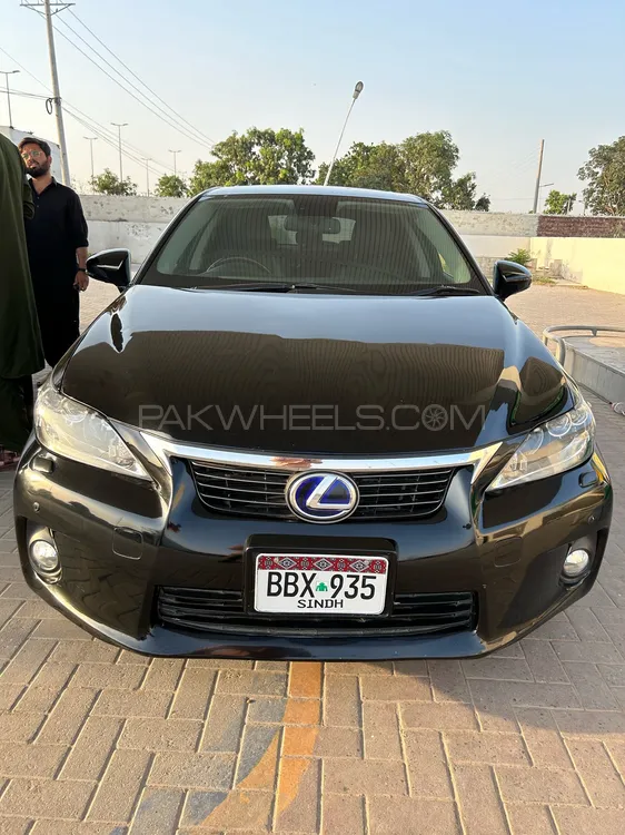 Lexus CT200h 2011 for Sale in Multan Image-1