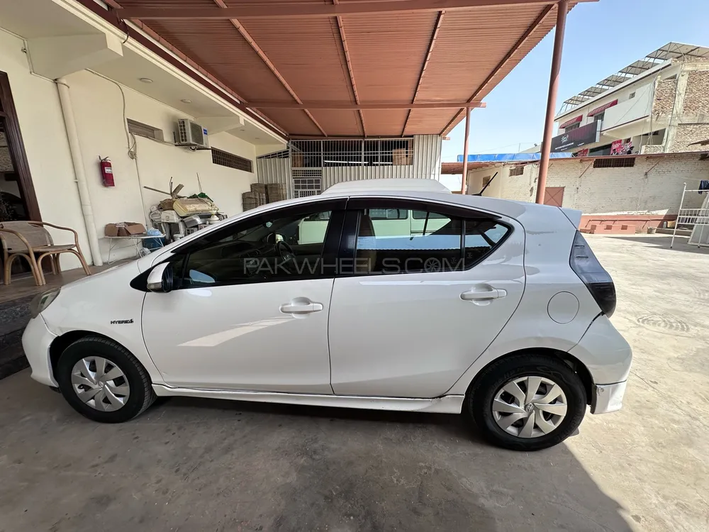 Toyota Aqua 2014 for Sale in Hyderabad Image-1