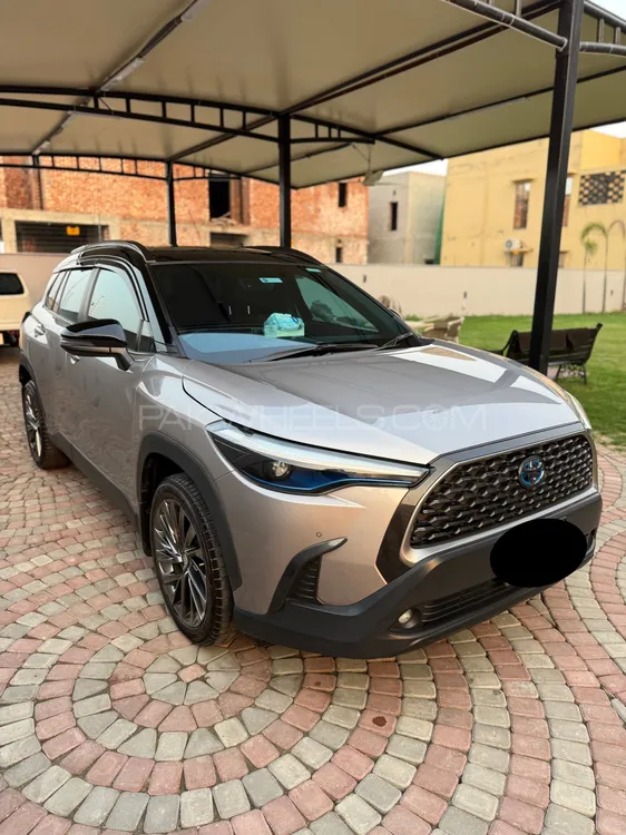 Toyota Corolla Cross 2024 for Sale in Lahore Toyota Corolla Cross 2024 for Sale in Lahore Image-2