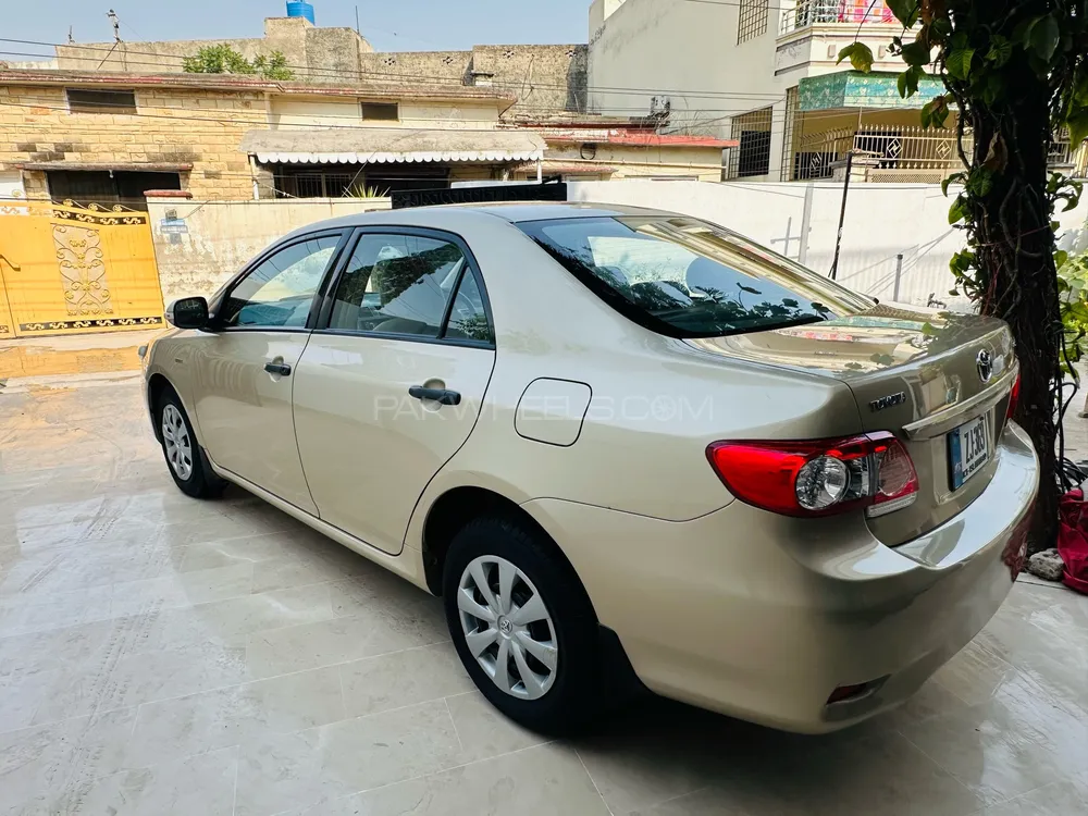 Toyota Corolla 2013 for Sale in Islamabad Image-1