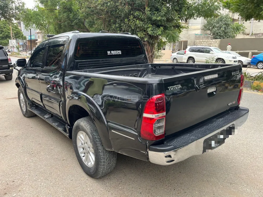 Toyota Hilux 2014 for Sale in Karachi Toyota Hilux 2014 for Sale in Karachi Image-4
