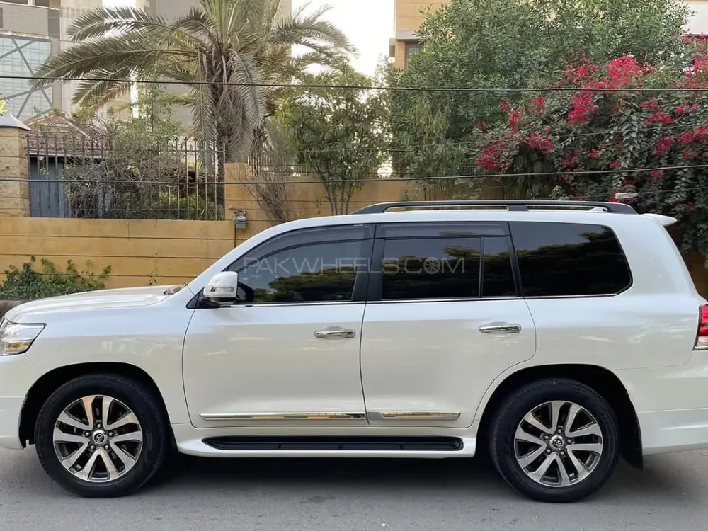 Toyota Land Cruiser 2016 for Sale in Karachi Image-1