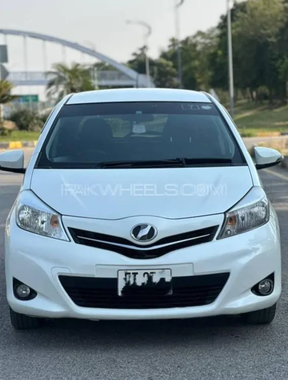 Toyota Vitz 2011 for Sale in Wah cantt Image-1