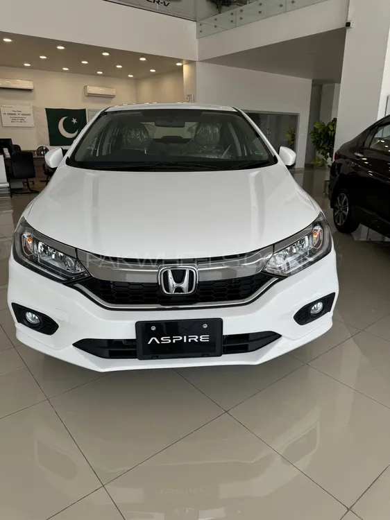 Honda City 2025 for Sale in Lahore Image-1