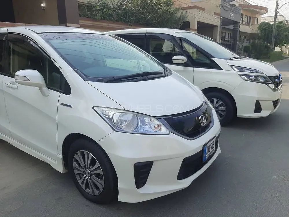 Honda Freed 2013 for Sale in Faisalabad Image-1
