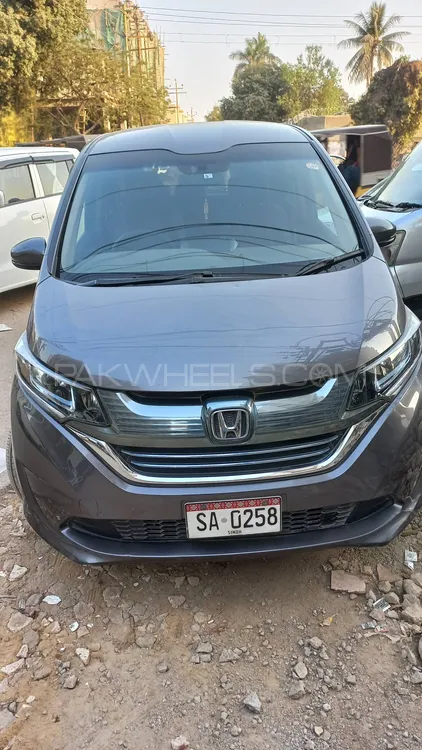 Honda Freed 2017 for Sale in Karachi Image-1
