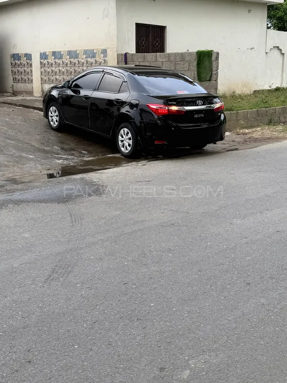 Toyota Corolla 2017 for Sale in Bhimber Image-1