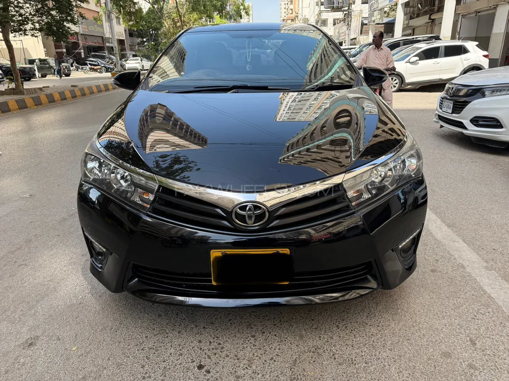 Toyota Corolla 2016 for Sale in Karachi Image-1
