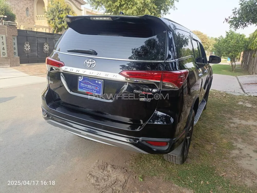 Toyota Fortuner 2021 for Sale in Lahore Toyota Fortuner 2021 for Sale in Lahore Image-4