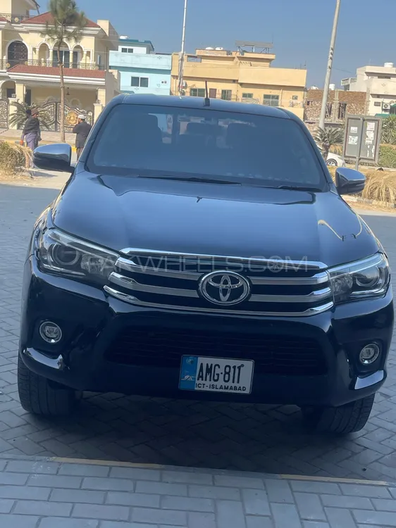 Toyota Hilux 2018 for Sale in Islamabad Image-1