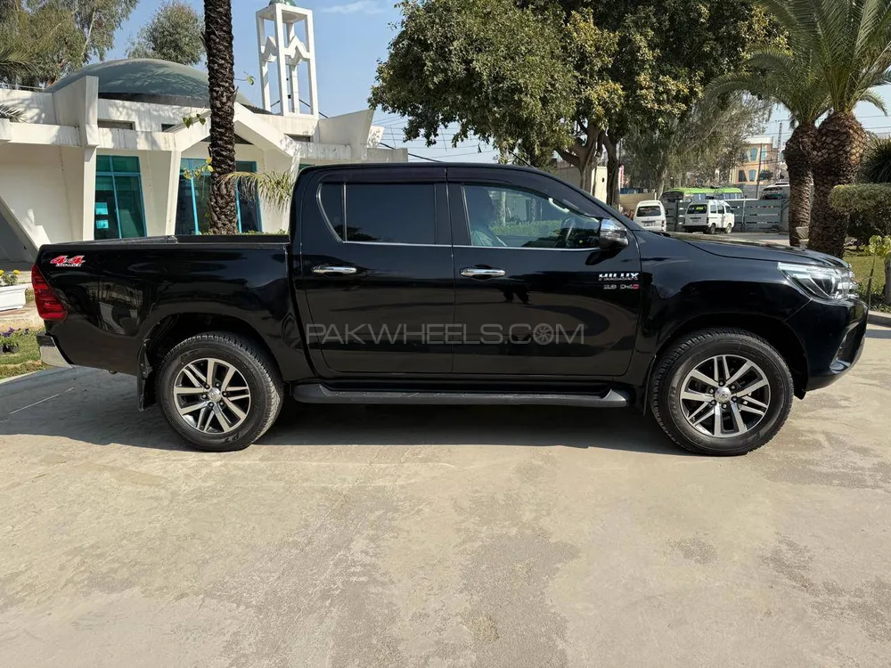 Toyota Hilux 2019 for Sale in Sialkot Image-1