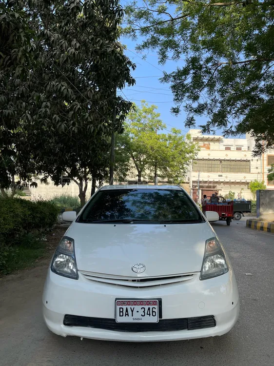 Toyota Prius 2010 for Sale in Karachi Image-1