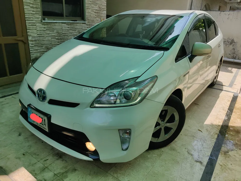 Toyota Prius 2015 for Sale in Islamabad Image-1