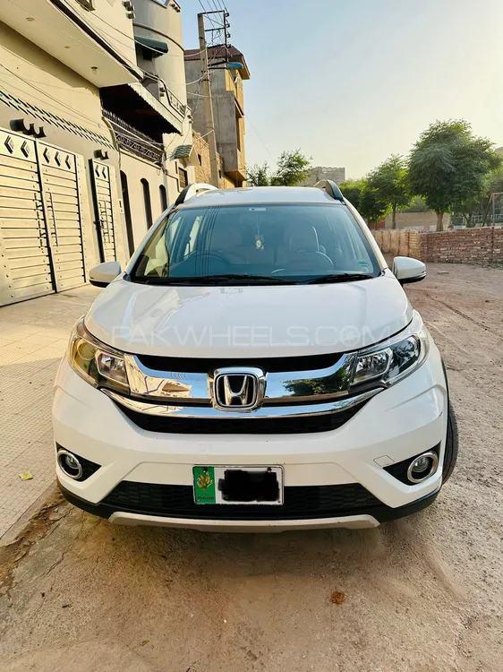 Honda BR-V 2017 for Sale in Kamalia Image-1